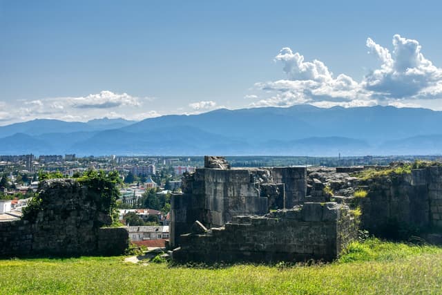 ტაძარი დასავლეთიდან